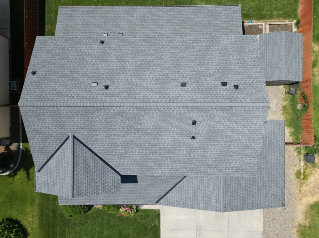 Aerial view of a West Richland home with Pewter Gray asphalt shingles