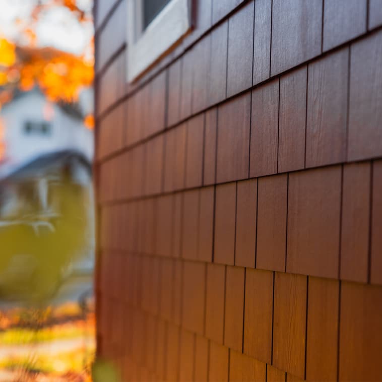 Hardie Shingle siding in Countrylane Red